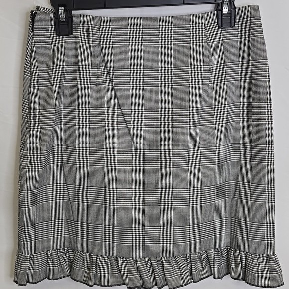 Romeo & Juliet Houndstooth Ruffle Skirt, Black/White, Women's Size Medium - Picture 4 of 9